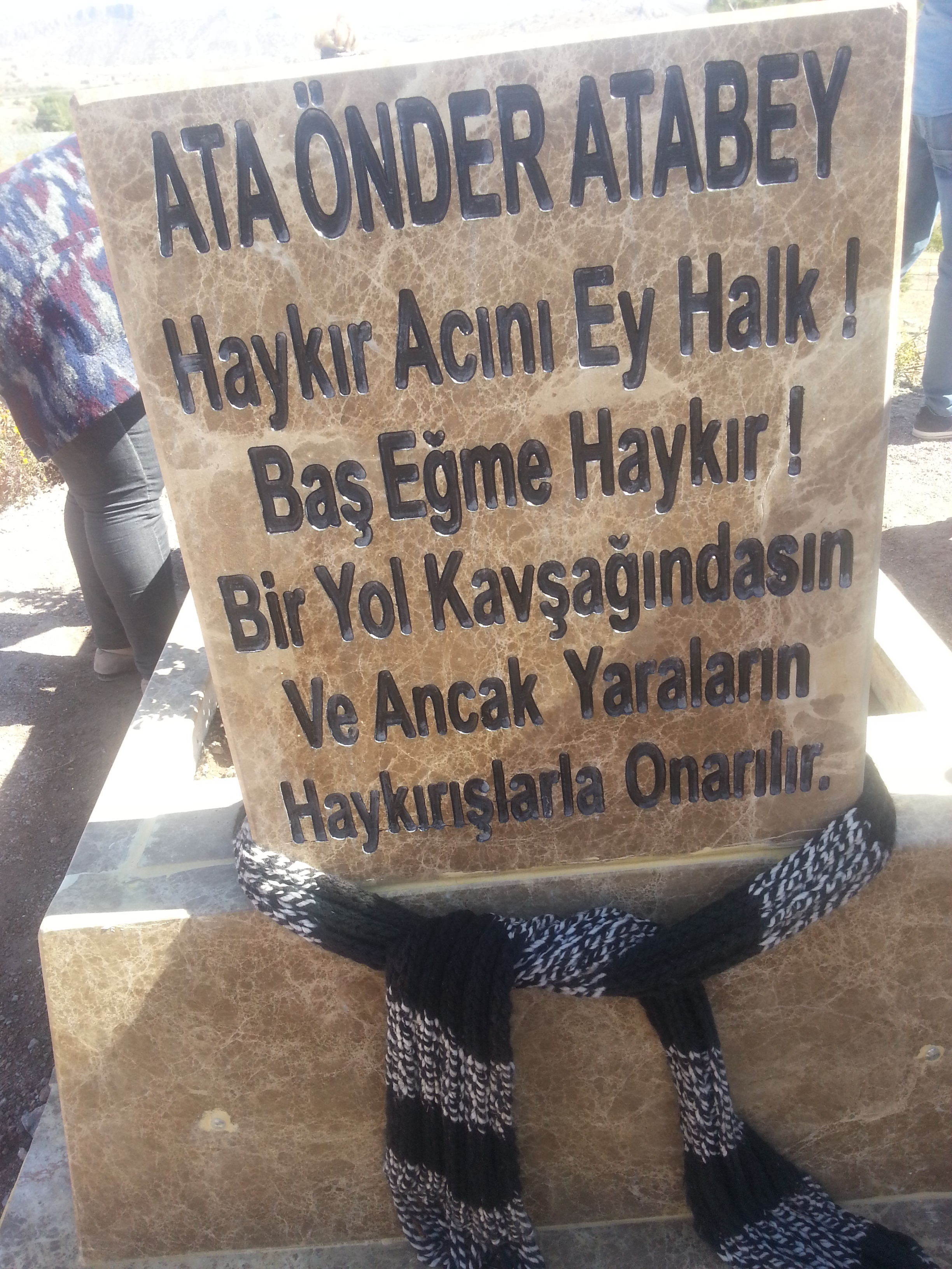 10 EKİM ŞEHİTLERİNİ MEZARLARI BAŞINDA ANDIK!