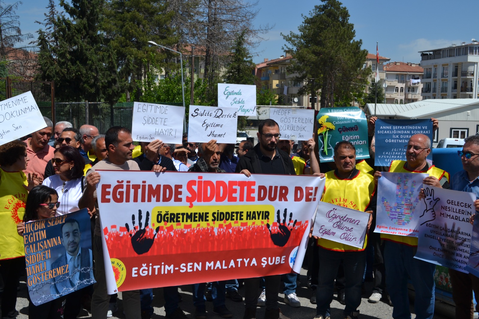 10 Mayıs İş Bırakma Savunma Örnekleri